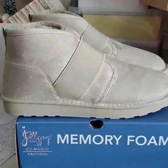 Capri Suedlike short boot 8.5 & 9.5 - Picture 5 of 7